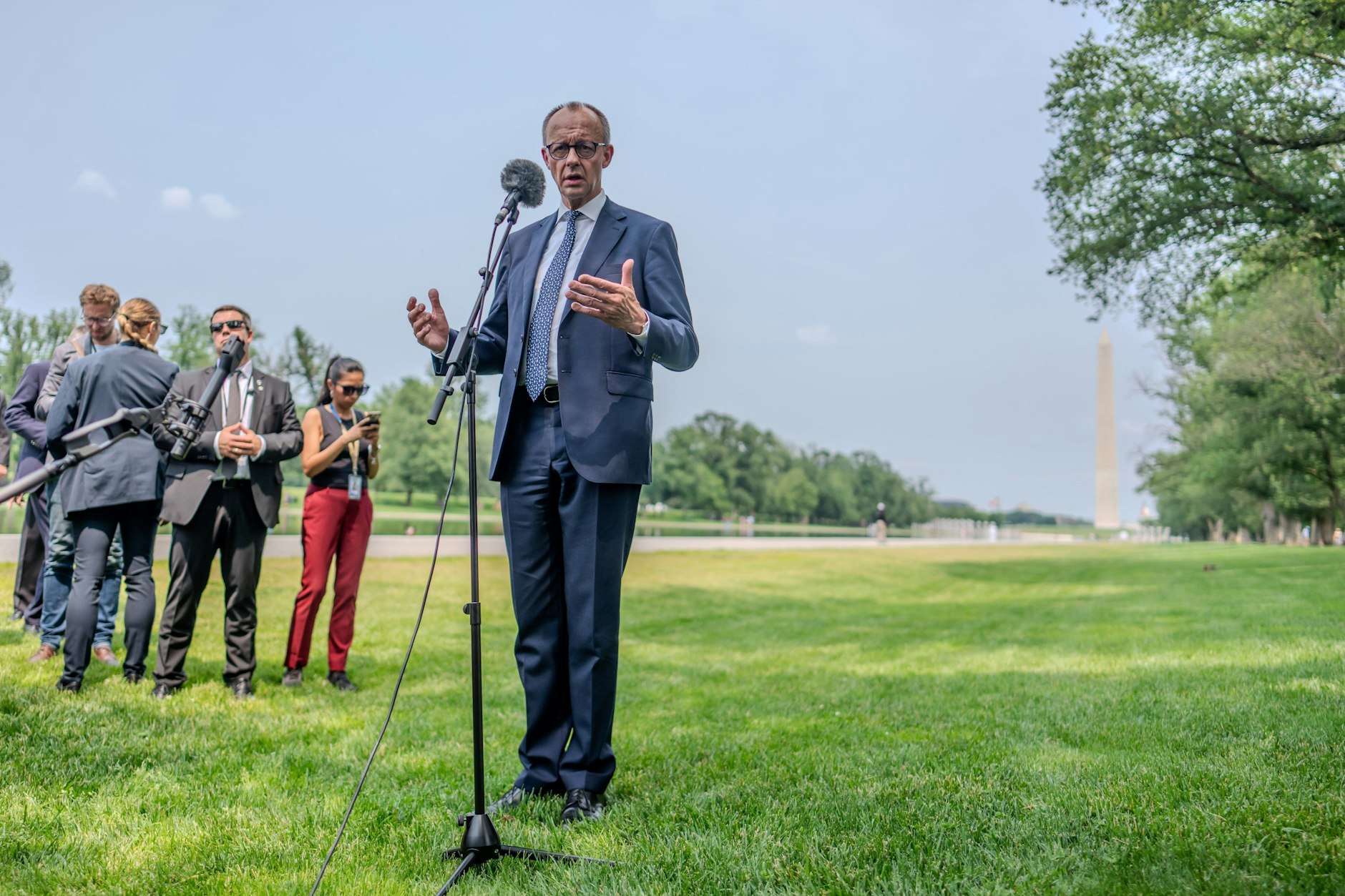 Deutschlands Interessen scheinen derzeit zwischen amerikanischem Isolationismus und der Distanzierung von Russland einen Stresstest zu erfahren.