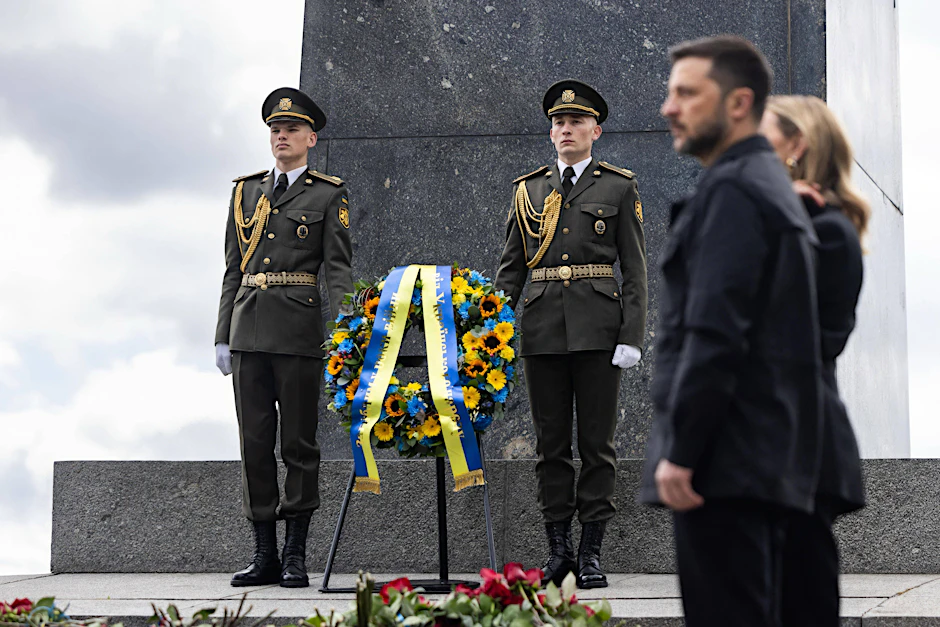 Präsident Wolodymyr Selenskyj steht unter enormem Druck. Seit Tagen fallen massenweise Raketen und Drohnen auf die ukrainische Hauptstadt Kiew.