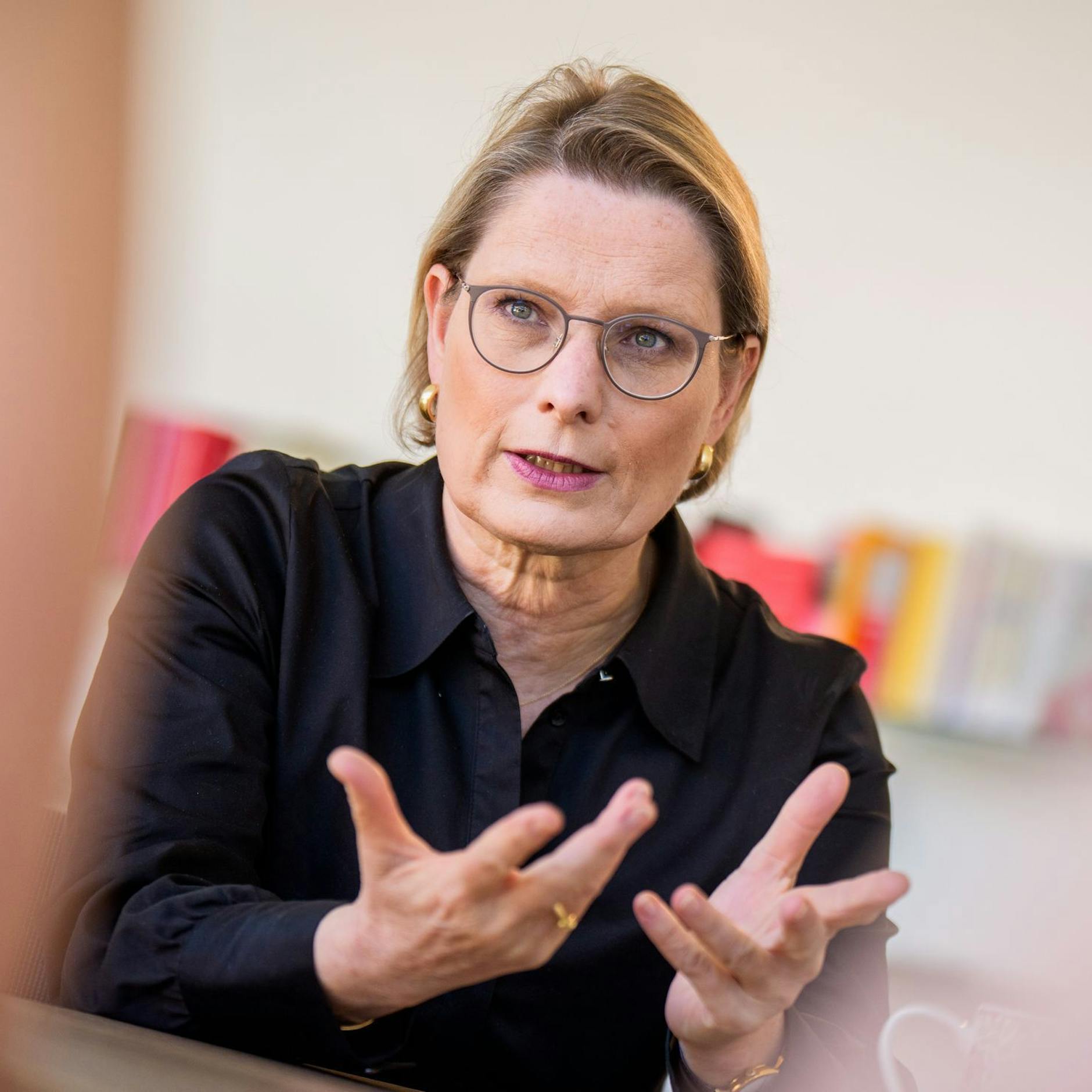 Image - Wohnungsnot und Wucherpreise: Bundesjustizministerin Stefanie Hubig droht Vermietern mit Bußgeld