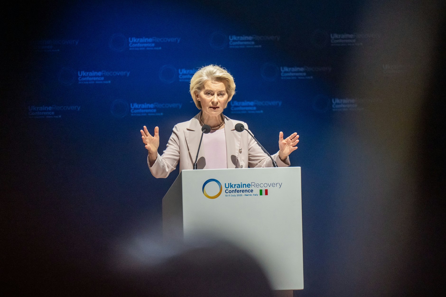 EU-Kommissionspräsidentin Ursula von der Leyen auf der Ukraine-Wiederaufbaukonferenz in Rom.