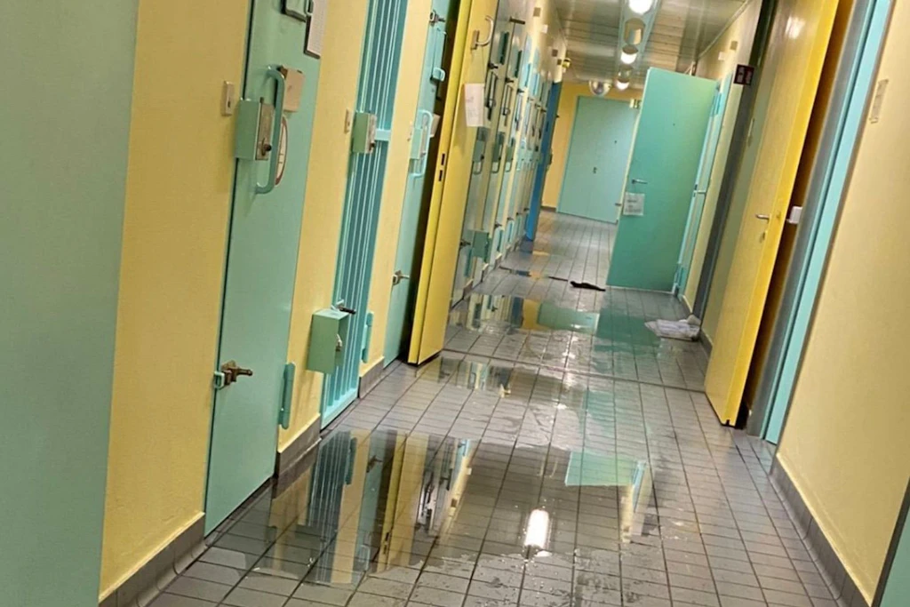 Berlins ekligste Polizei-Dienststellen: Würden Sie unter diesen Bedingungen arbeiten?