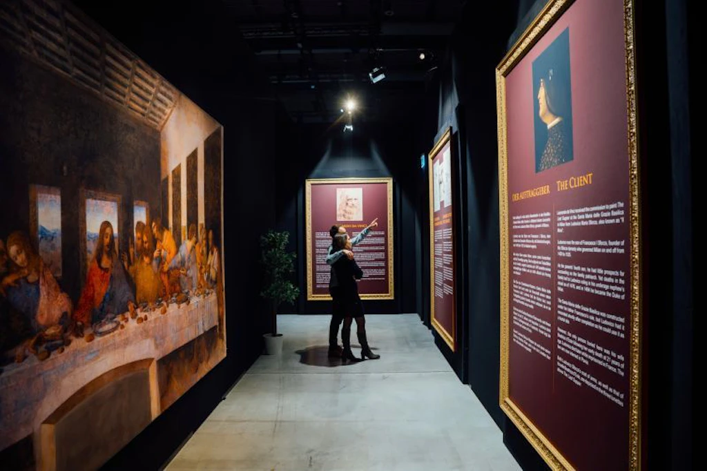 <strong>INFORAUM:</strong> Entdecken Sie faszinierende und wenig bekannte Fakten über Leonardo da Vinci und erfahren Sie anhand fesselnder Displays mehr über das Genie, seine Kreativität und die Bedeutung seines Schaffens.