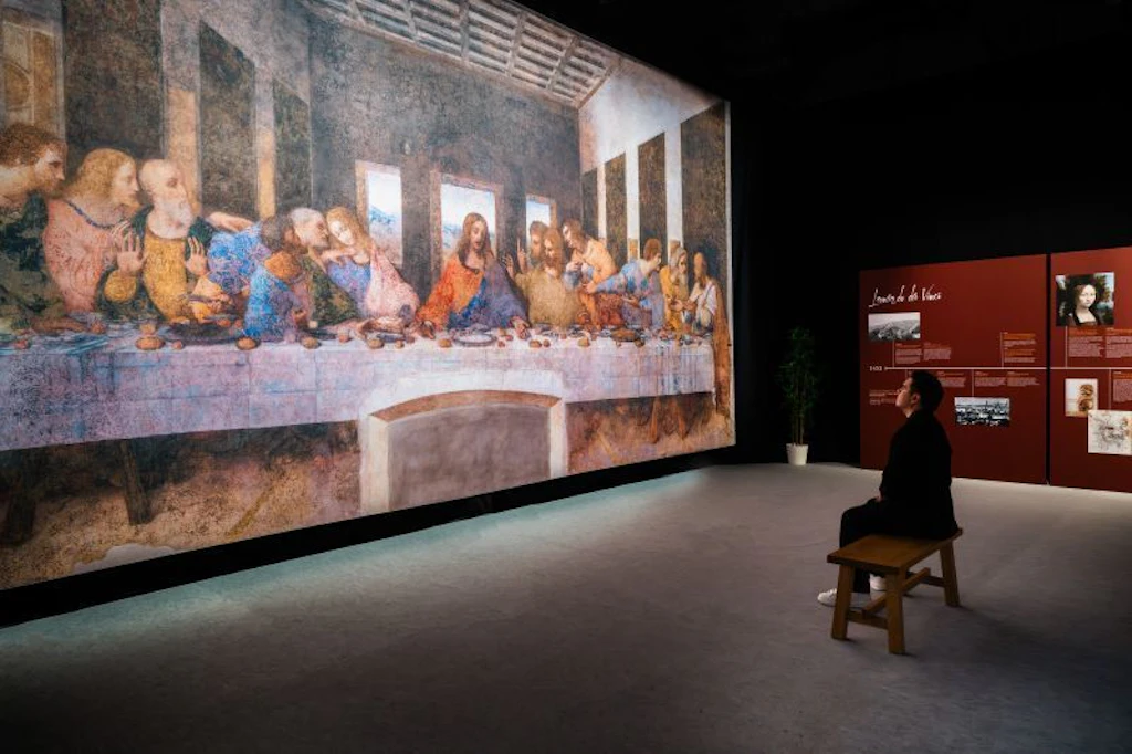 Spüren Sie die beeindruckende Größe und die einzigartige Wirkung des „Letzten Abendmahls“! Nehmen Sie sich Zeit, die unglaubliche Darstellung des Kunstwerks und jedes Detail davon in Ruhe zu betrachten.
