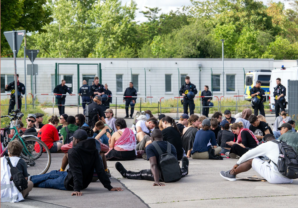 Schönefeld gibt grünes Licht für „Abschiebezentrum“ am BER