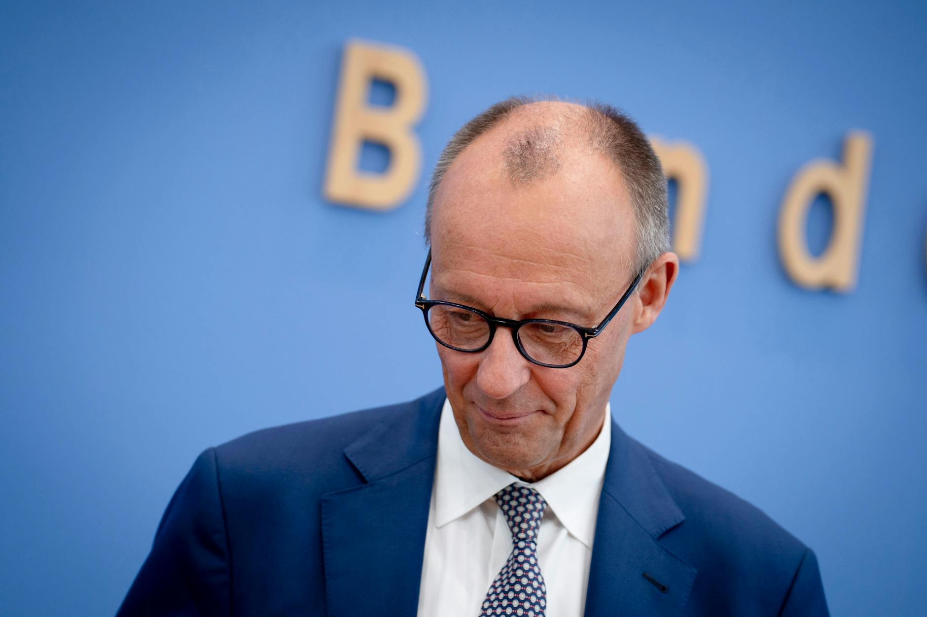 Bundeskanzler Friedrich Merz gibt seine letzte Pressekonferenz vor der Sommerpause.
