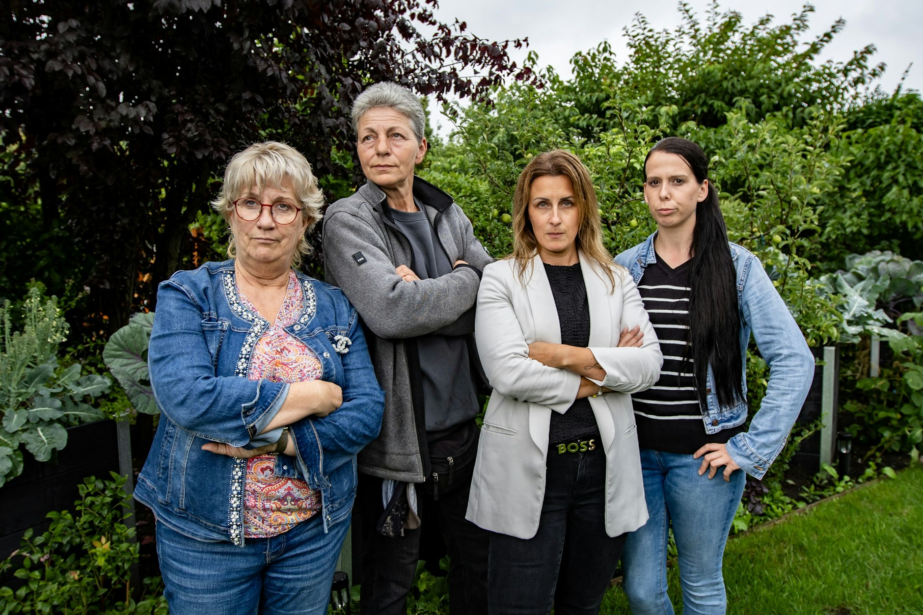 Christiane Holm, Manuela Pfeiffer, Daniela Fritz und Jaqueline Galle (v.l.n.r.) im Kleingarten in Wedding