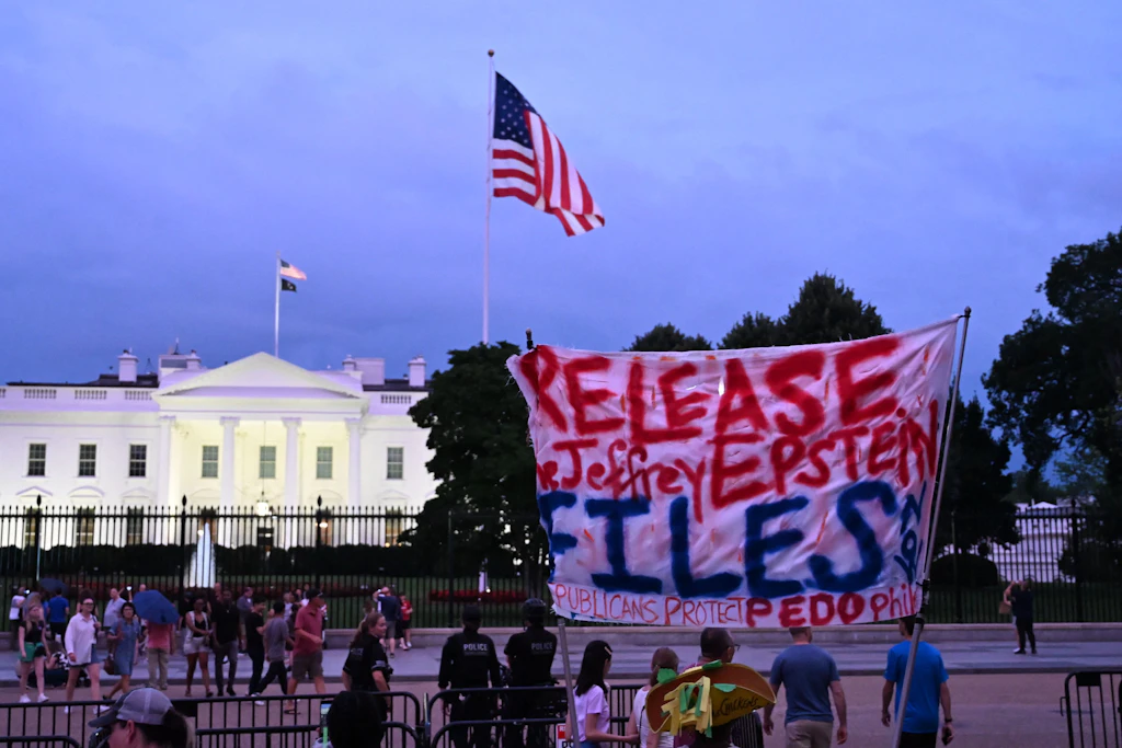 Epstein-Brief mit Nacktzeichnung? Trump verklagt WSJ auf 20 Milliarden US-Dollar