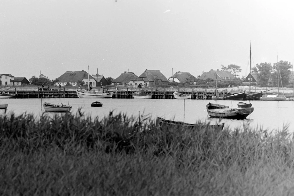 Ein begehrter Ferienort war Hiddensee doch gleichzeitig Grenzgebiet und somit unter besonderem Augenmerk der Staatsgewalt.
