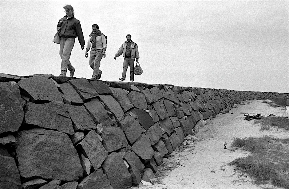 Auf der Insel Hiddensee am Strand bei Kloster im August 1988
