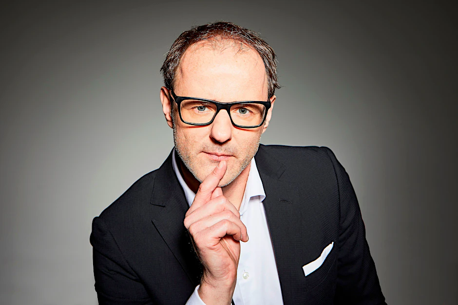 Vince Ebert, studierter Physiker, Autor und langjähriger ARD-Wissensvermittler in der Sendung „Wissen vor acht“.