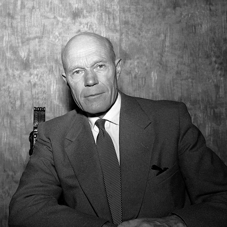 Der Autor Tarjei Vesaas während eines Interviews im Jahr 1957