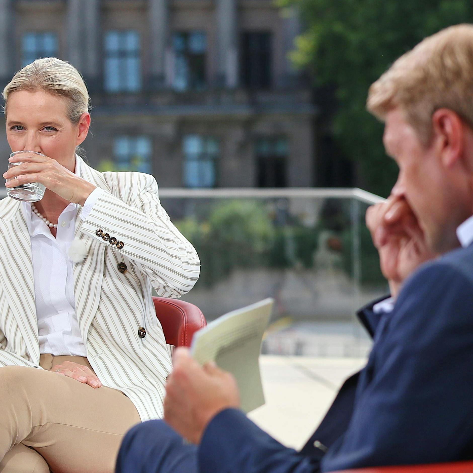 Heimliche Absprache bei Weidels Sommerinterview? Polizei bezieht erneut Stellung