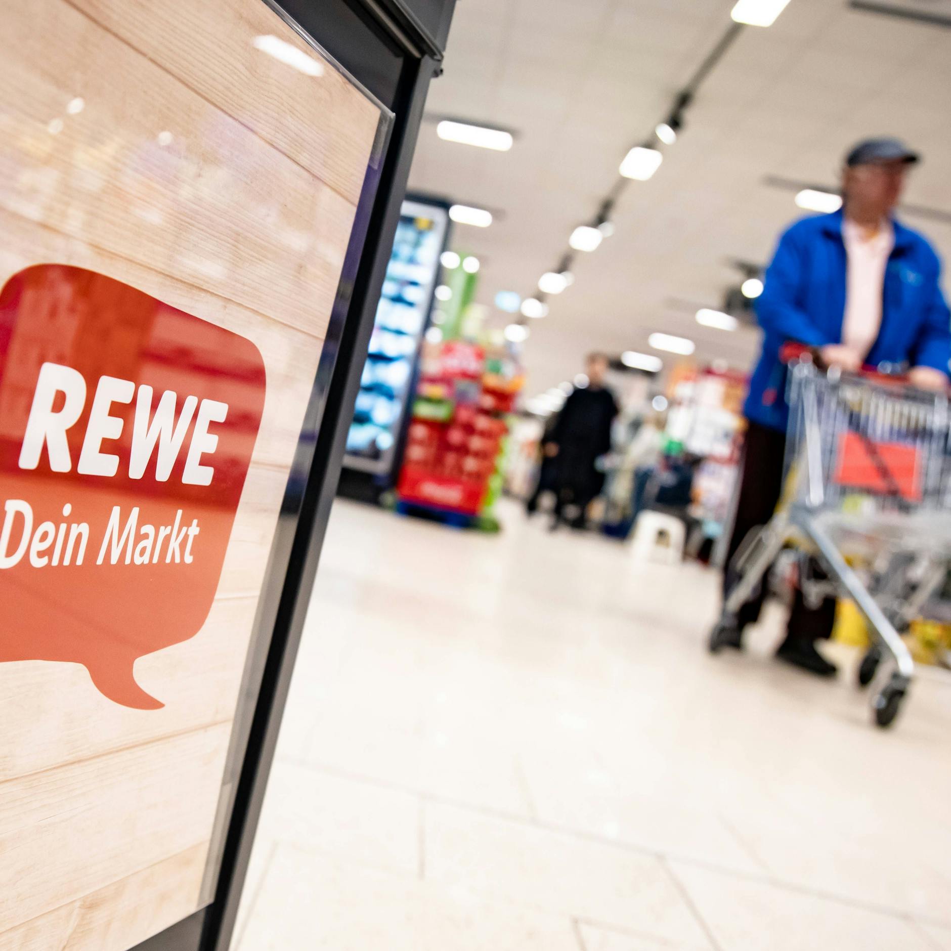Image - „Kriminelle Clans“ in Supermärkten: Edeka, dm und Rewe kämpfen gegen Diebesbanden