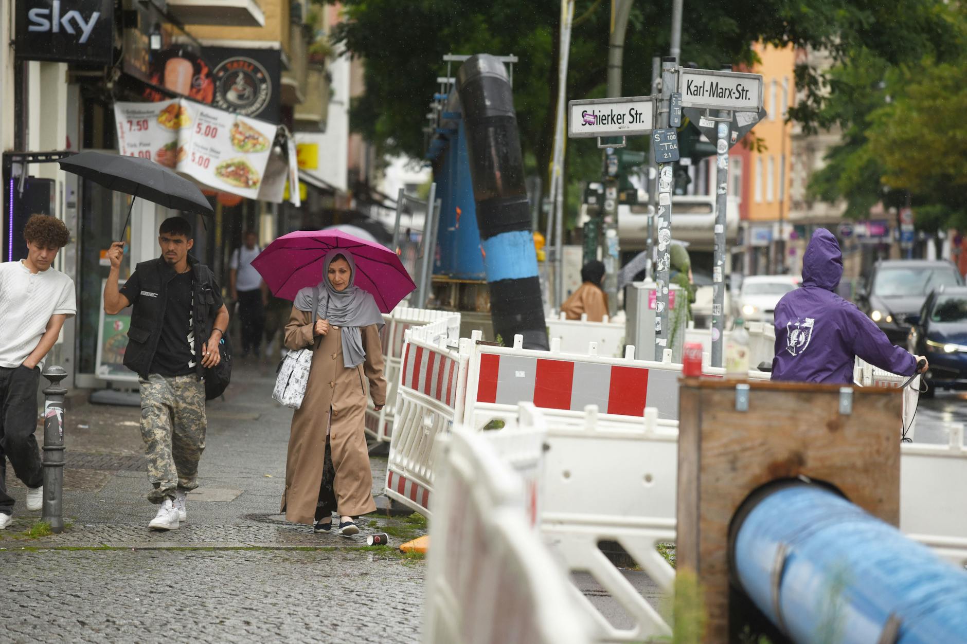Teile der Karl-Marx-Straße sind immer noch Baustelle.