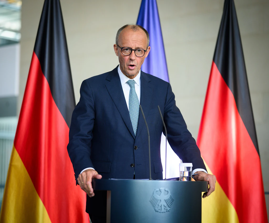 Gaza-Krieg: Merz droht Israel – Deutschland startet Luftbrücke