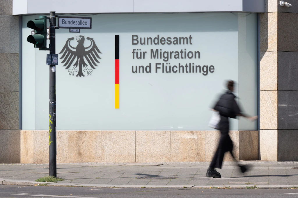 Streit um Kirchenasyl für Afghanen in Berlin eskaliert: Zwischen BAMF und Kirchen knallt es