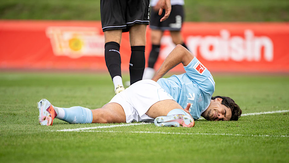 Diogo Leite musste beim Union-Test gegen Schweinfurt schon Mitte der ersten Halbzeit verletzungsbedingt ausgewechselt werden.