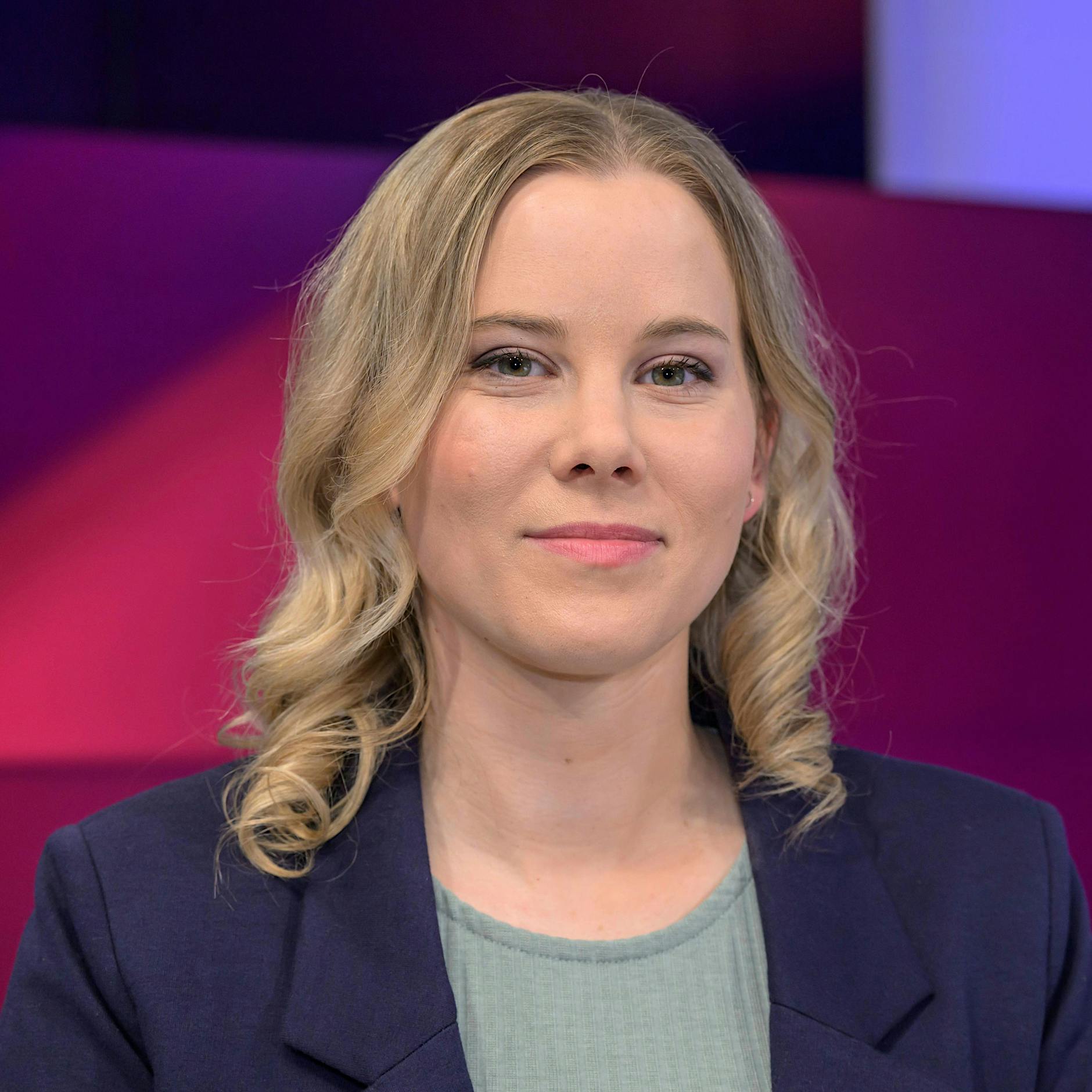 Kritik an NDR: Ministerpräsidenten Günther und Söder verteidigen „Klar“-Moderatorin Julia Ruhs