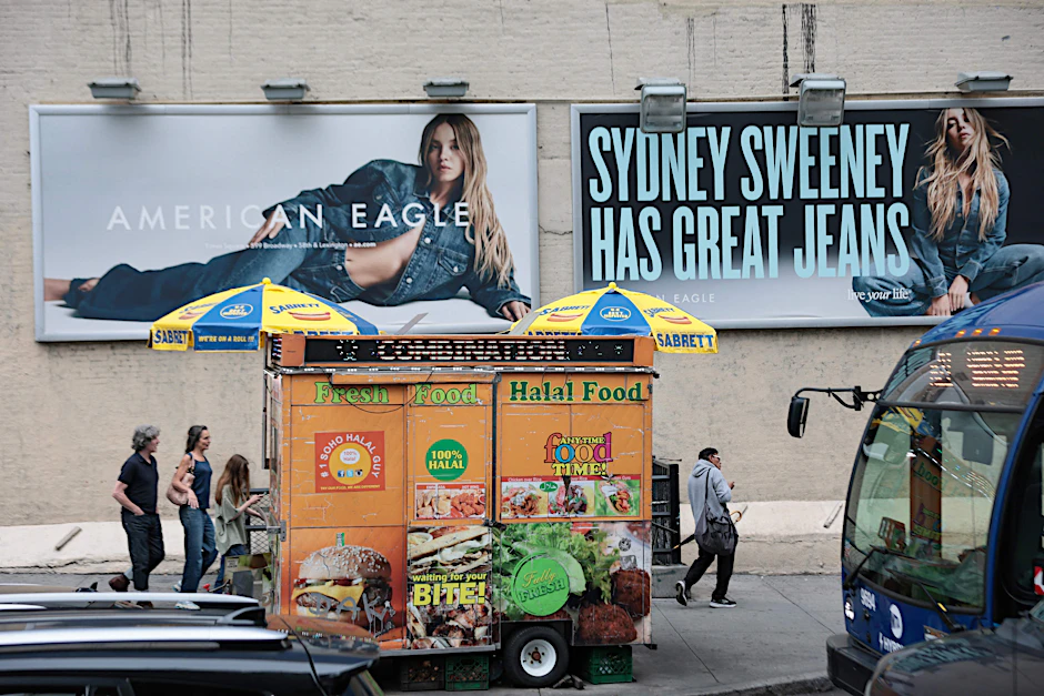 Werbetafel der Jeansmarke American Eagle mit Sydney Sweeney.