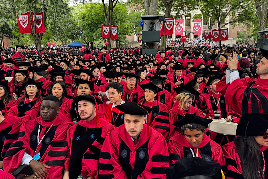 Harvard-Absolventen im Mai 2025. Die Universität steht unter dem Druck der Trump-Regierung. Für die Wissenschaftler hier wird die Lage immer unsicherer.