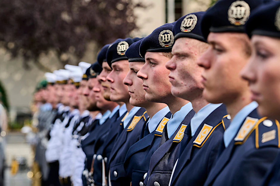 250 Rekruten der Bundeswehr legen am 20. Juli im Bendlerblock in Berlin ihr Gelöbnis ab.