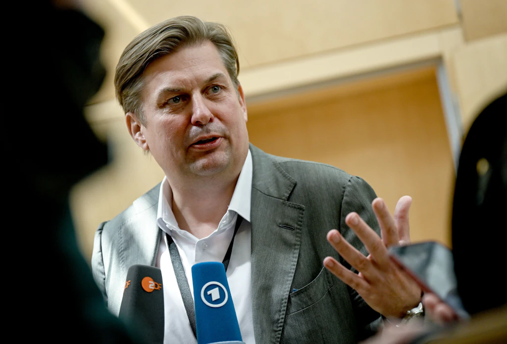 Spionage-Prozess gegen Ex-Mitarbeiter von AfD-Politiker Krah beginnt