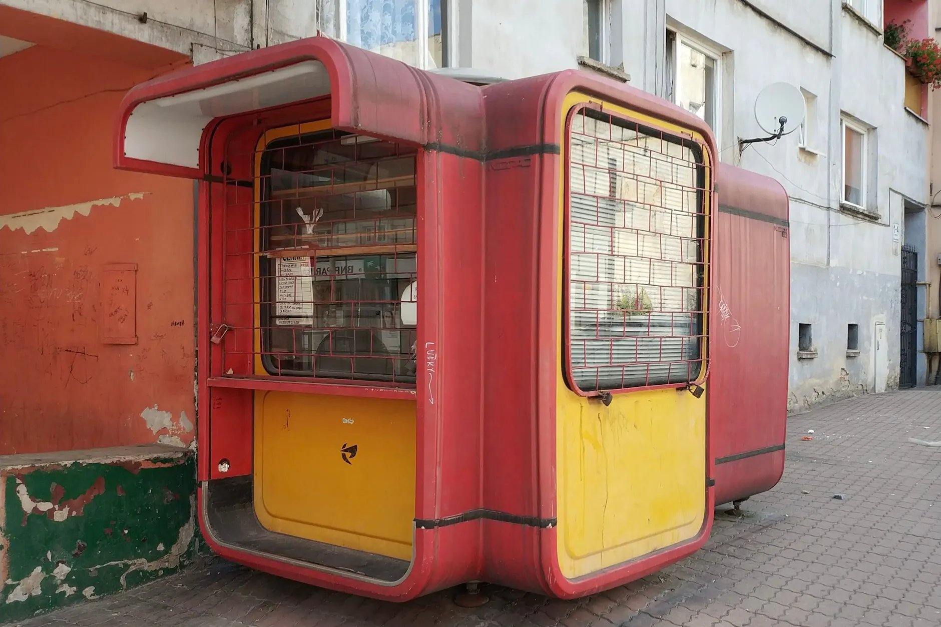 Ein K67-Kiosk in Jawor, Polen
