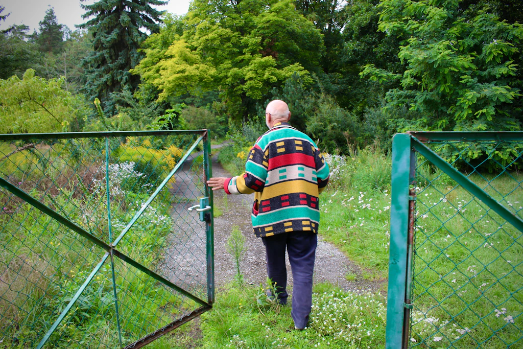 Der an die Laubensiedlung angrenzende Campingplatz gilt offiziell als freigegebene Naturfläche.