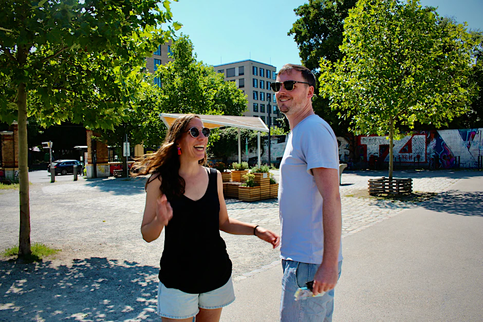Touristen spotten über Berliner Cooling-Point: „Der ist zu warm“