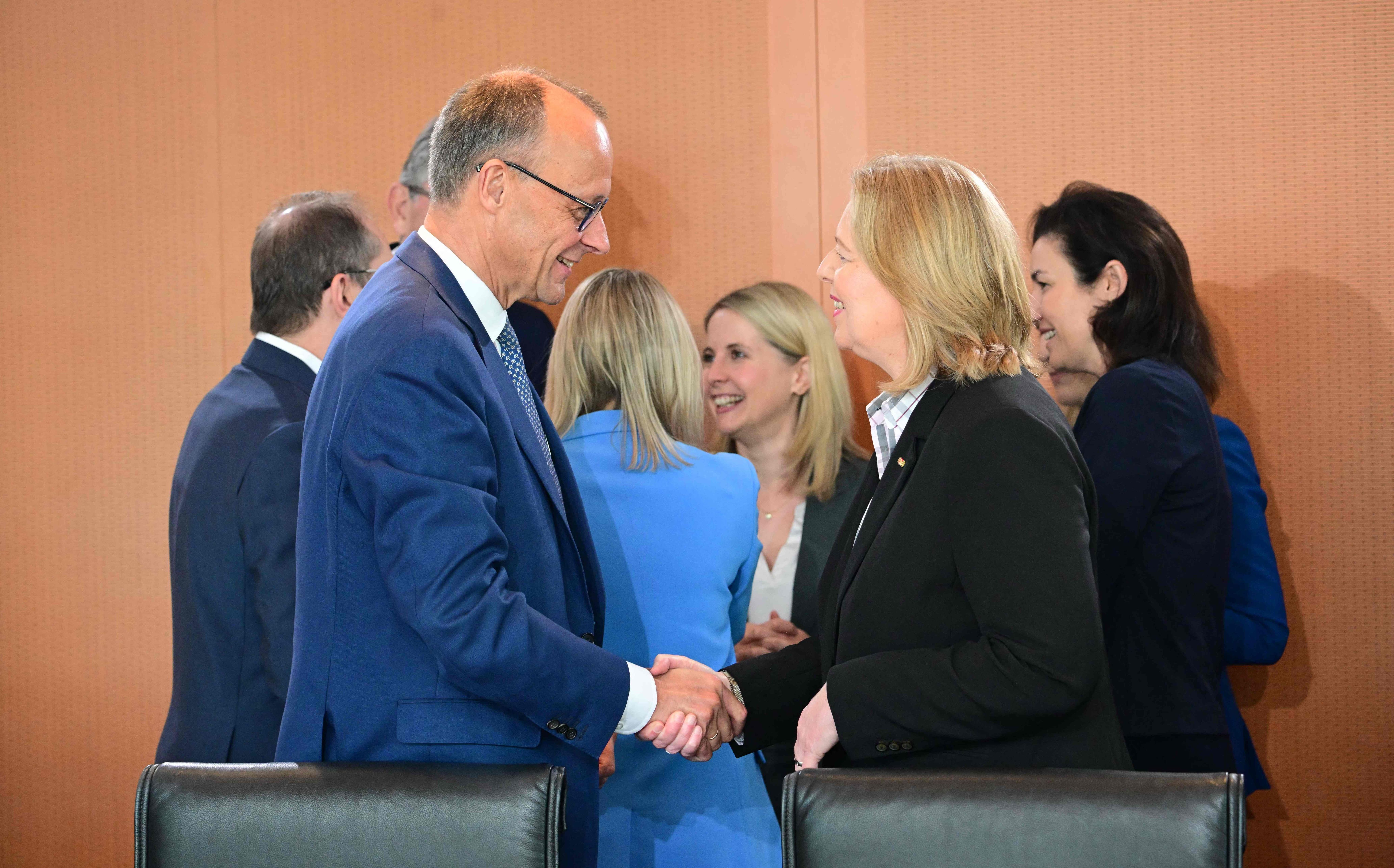 Stellenabbau verschärft sich – Arbeitslosigkeit kratzt an der Drei-Millionen-Marke