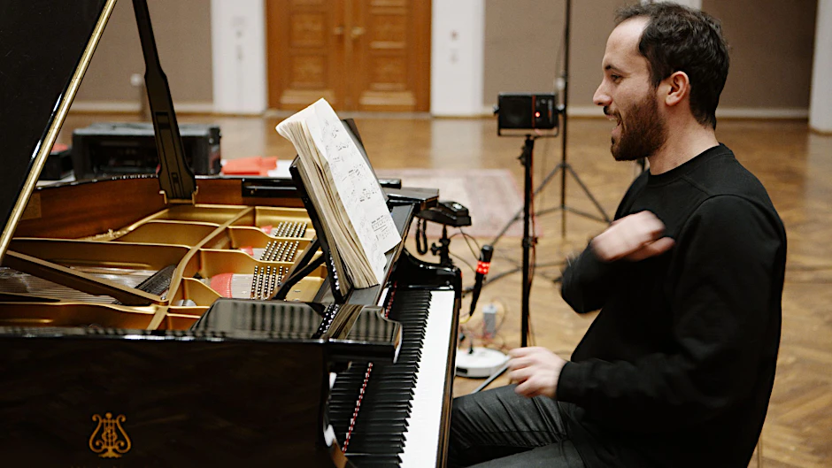 Furchtlos auf der Bühne und im Netz: Die Pianisten-Doku „Igor Levit – No Fear“ auf Mubi
