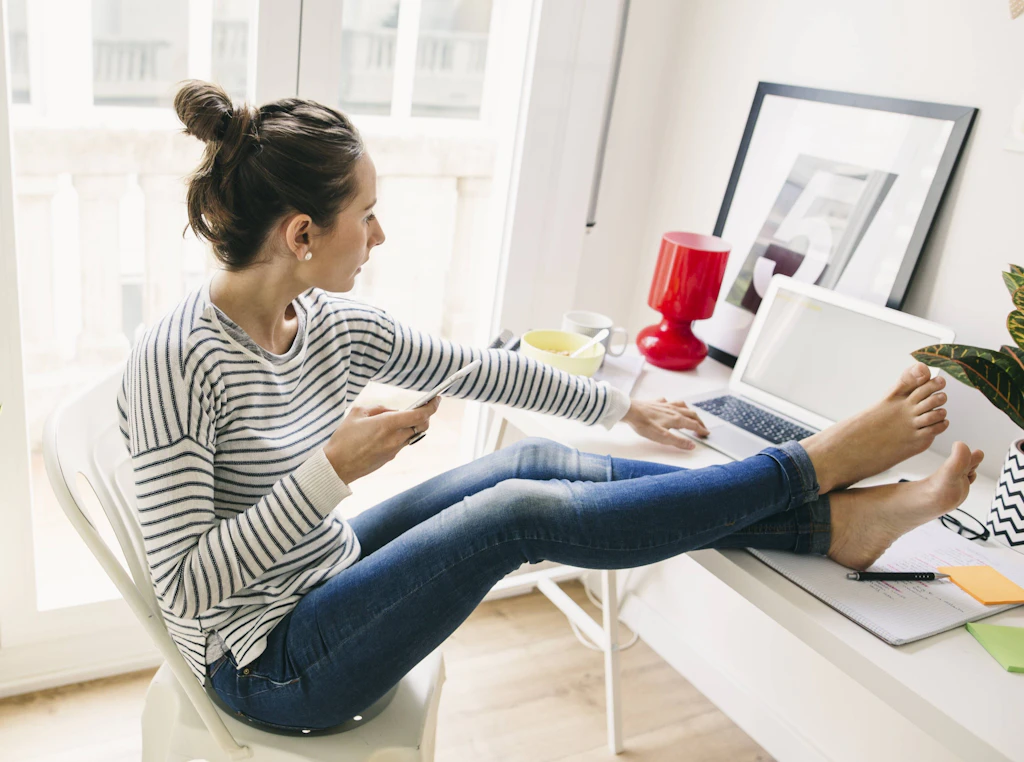 Hitzefrei im Homeoffice? Was Berliner am Arbeitsplatz beachten müssen