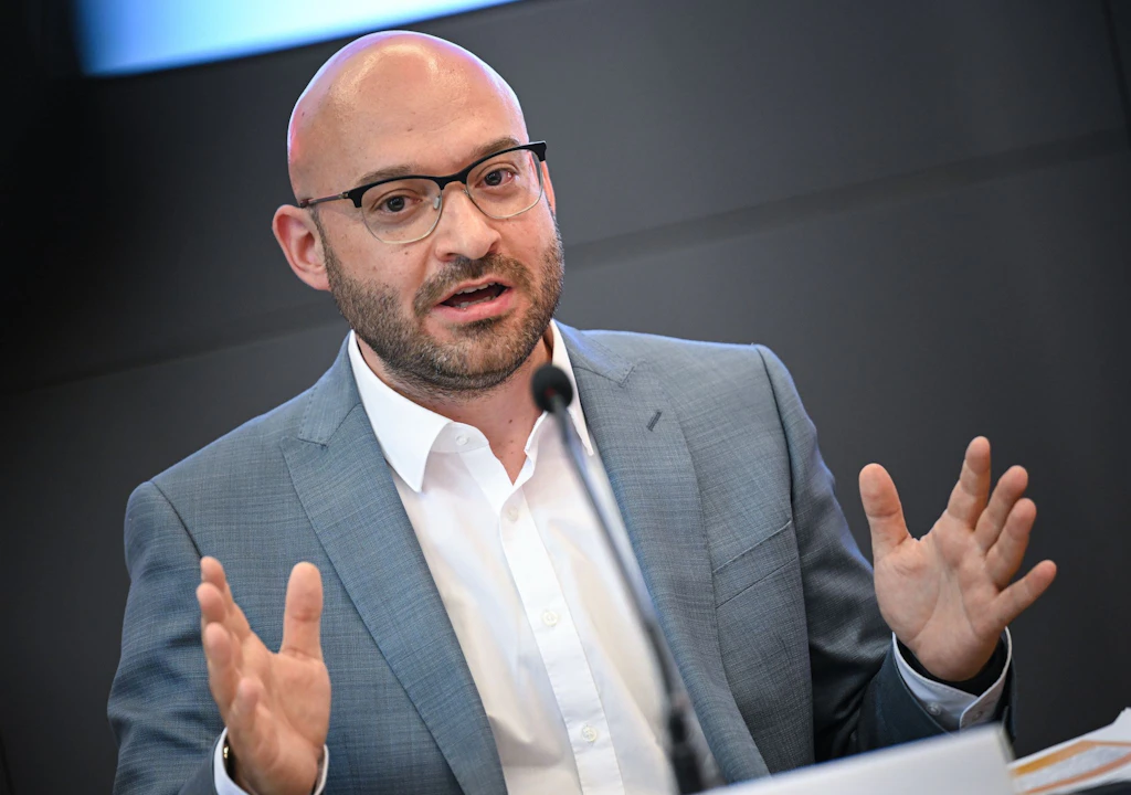 Innenminister Wilke: AfD-Anhänger vergleichbar mit „sektenartigen Konglomeraten“