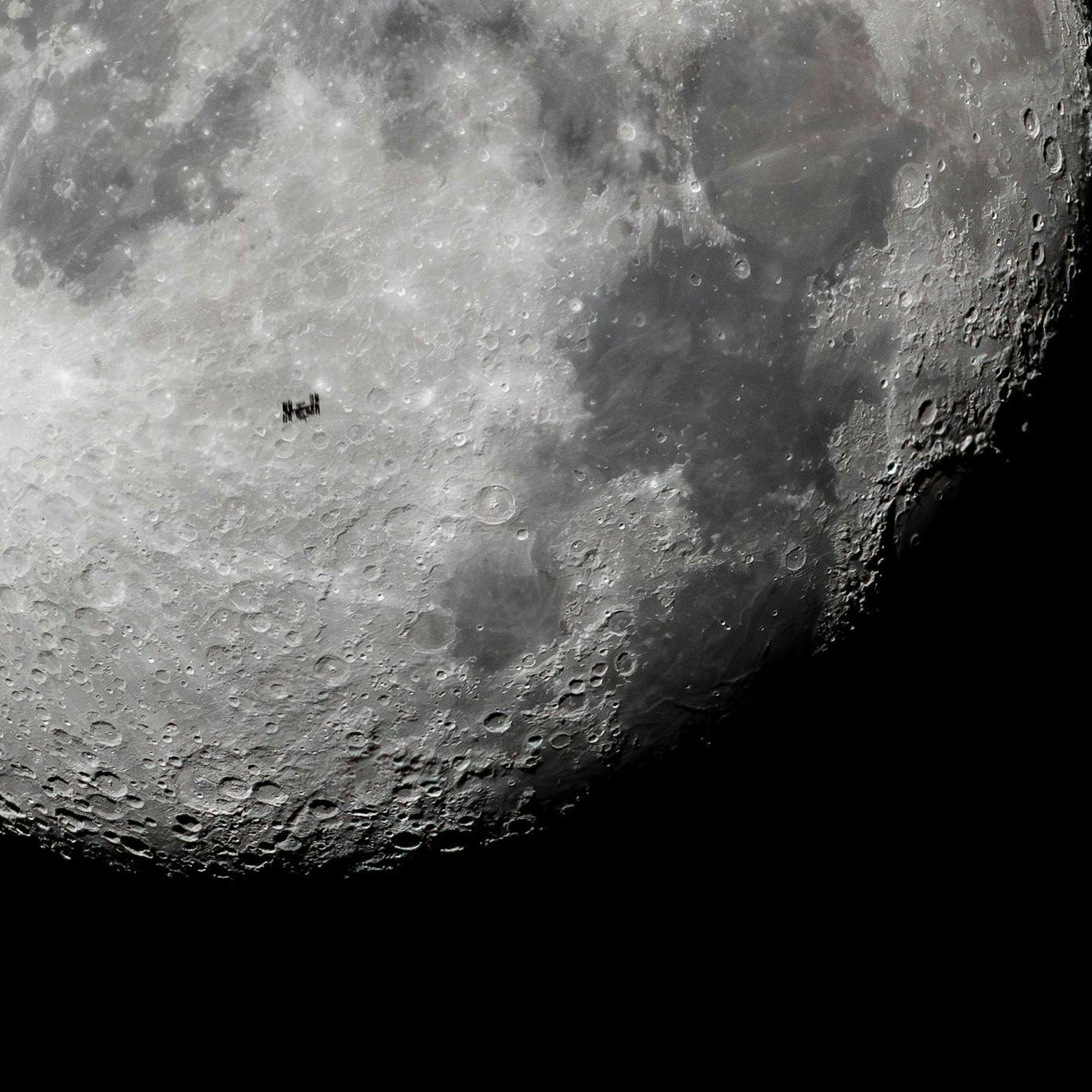 Image - Neulich, auf der DDR-Mondbasis