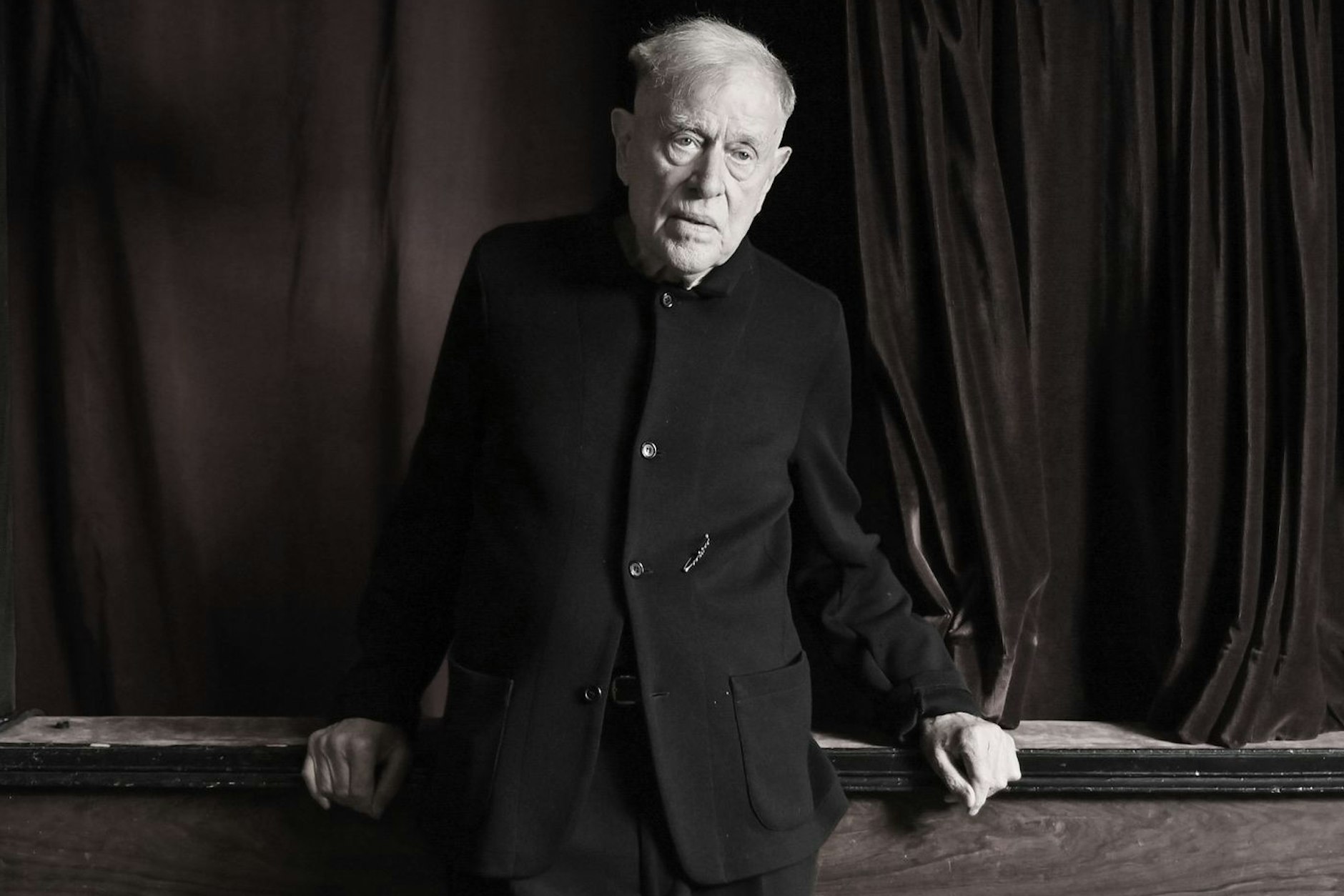 Der Theaterregisseur und Intendant Claus Peymann bei einem exklusiven Fototermin im Renaissance-Theater.