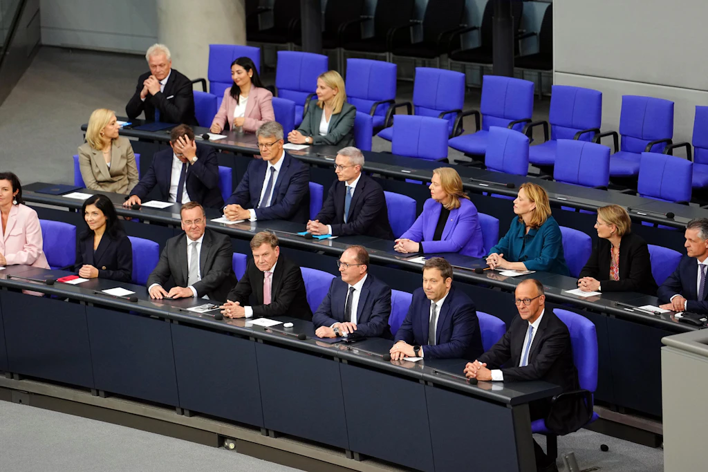 Die Ministerrochade: Bricht Merz mit einem Prinzip deutscher Politik?