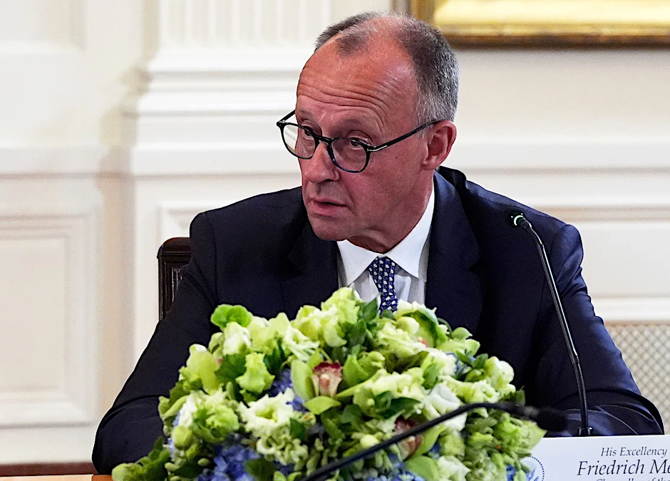 Ringt für die Europäer um Gehör: Bundeskanzler Friedrich Merz beim Treffen mit US-Präsident Trump, dem ukrainischen Präsidenten Selenskyj und europäischen Staats- und Regierungschefs.