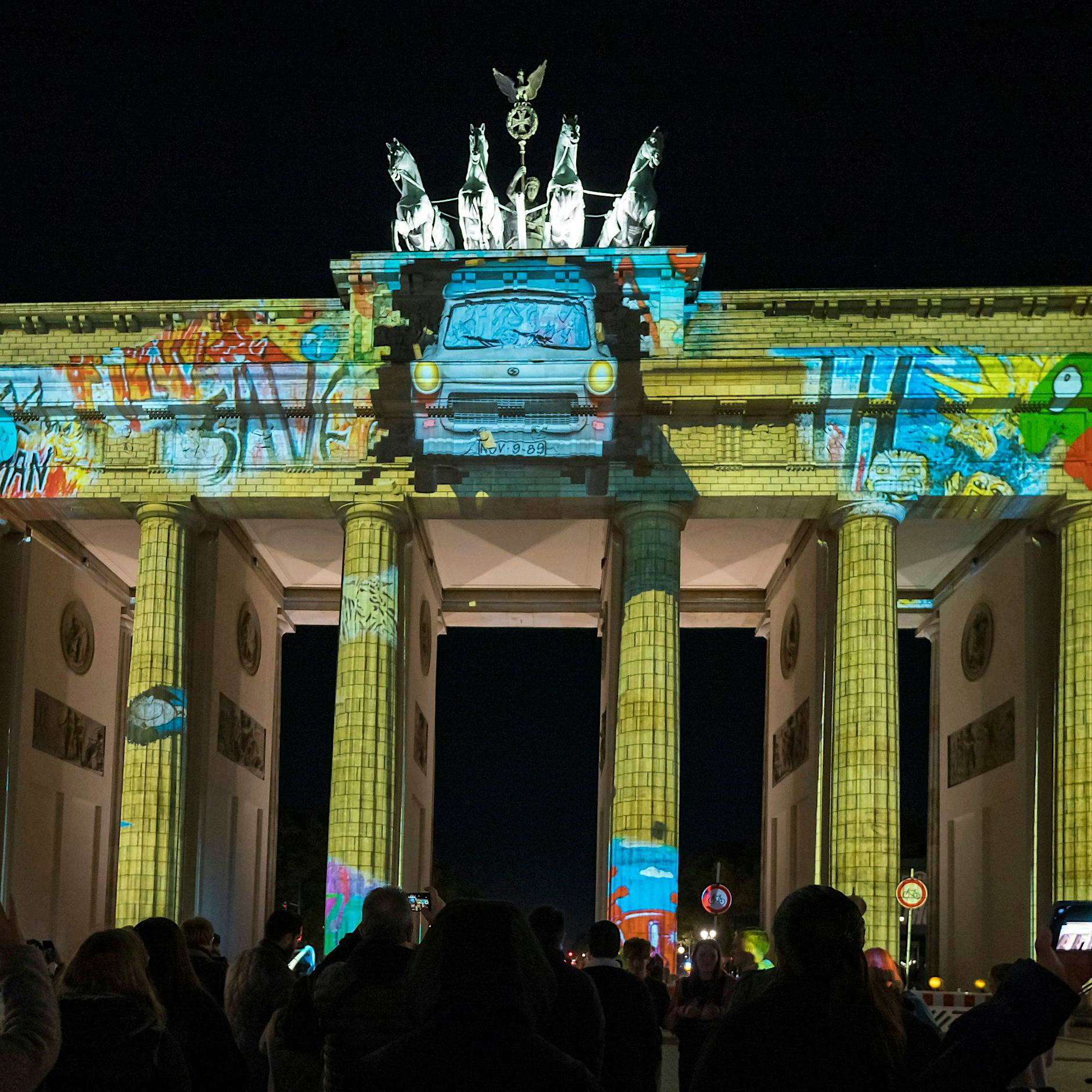 Künstlicher Humor und menschliche Häme: Wer etwas zum Aufregen in Berlin sucht, der wird es auch finden