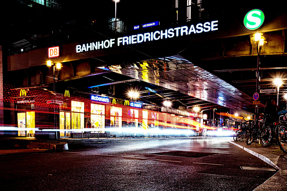 Der nun geschlossene McDonald’s am Bahnhof Friedrichstraße war vielen Berlinern vertraut.