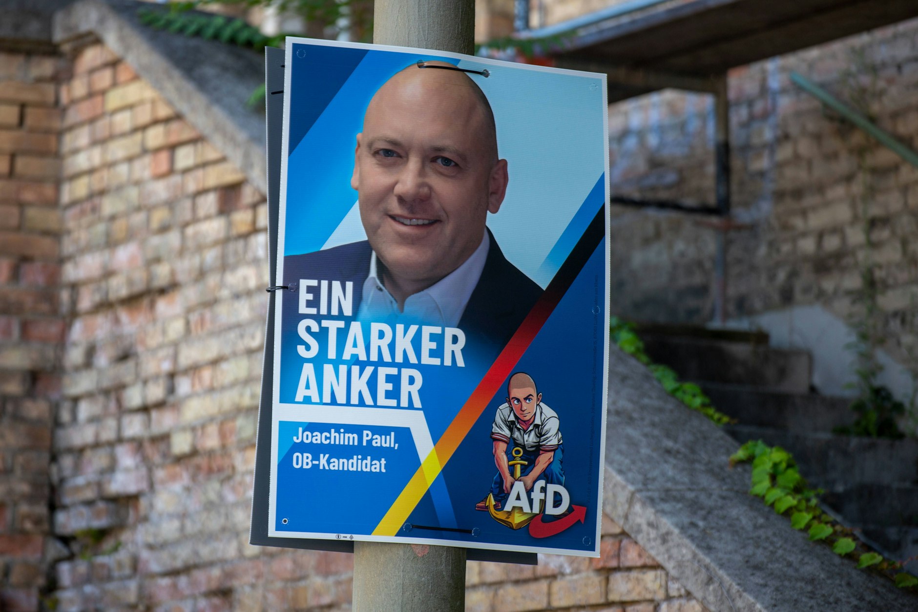 Wahlplakat von Oberbürgermeisterkandidat Joachim Paul AfD in Ludwigshafen.