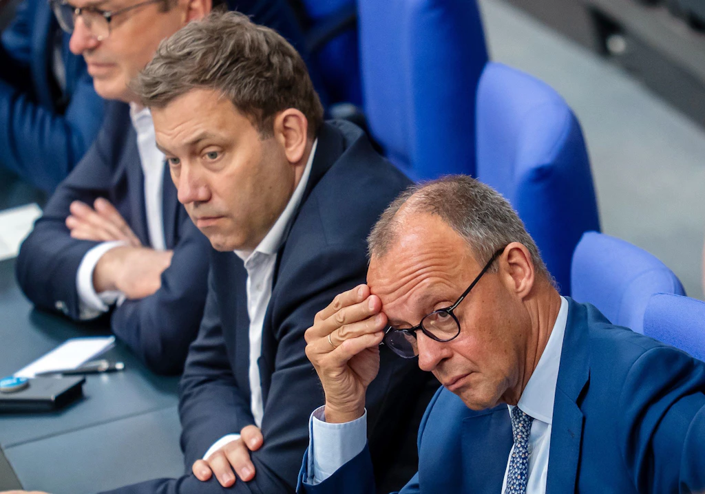 „Gigantisches Strohfeuer“: Merz-Regierung verschleppt Milliarden-Investitionen