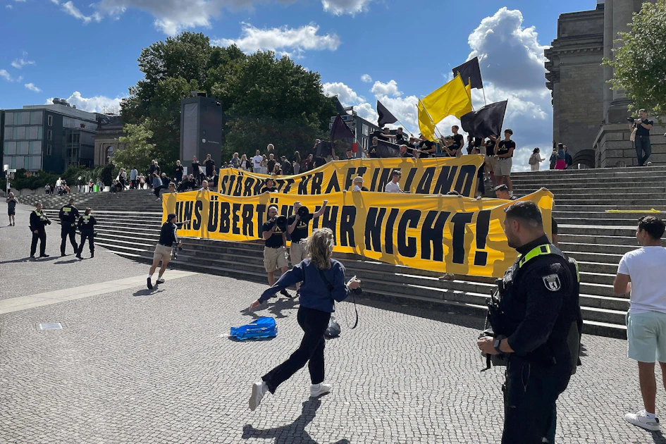 Störaktion bei ARD-Sommerinterview von Markus Söder: Rechtsextreme ...