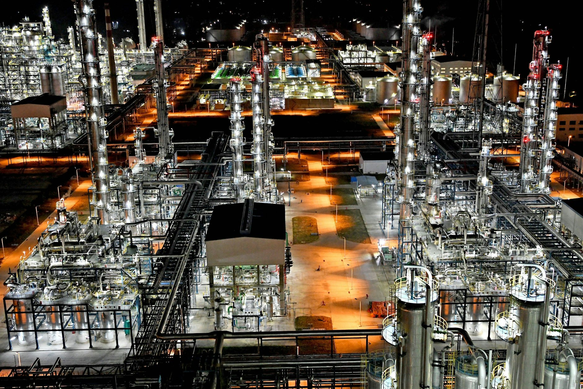 Die Kohlekraft erlebt in China einen neuen Boom. Sie soll als Reserve beim starken Ausbau der erneuerbaren Energien dienen, wenn Strom aus Wind und Sonne fehlt.