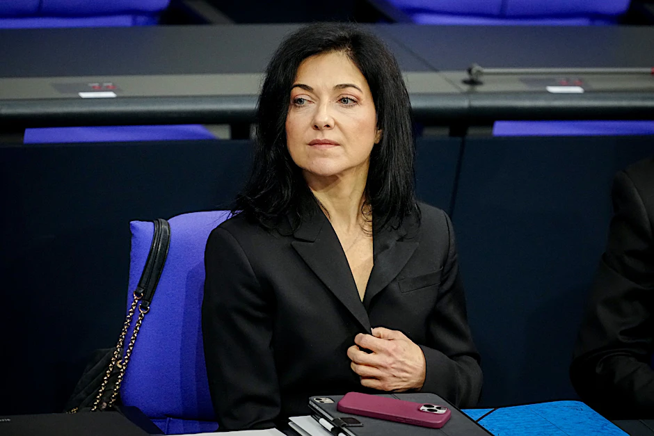 Bundeswirtschaftsministerin Katherina Reiche (CDU) gab in den letzten Monaten knapp 20.000 Euro für Visagisten und Friseure aus.