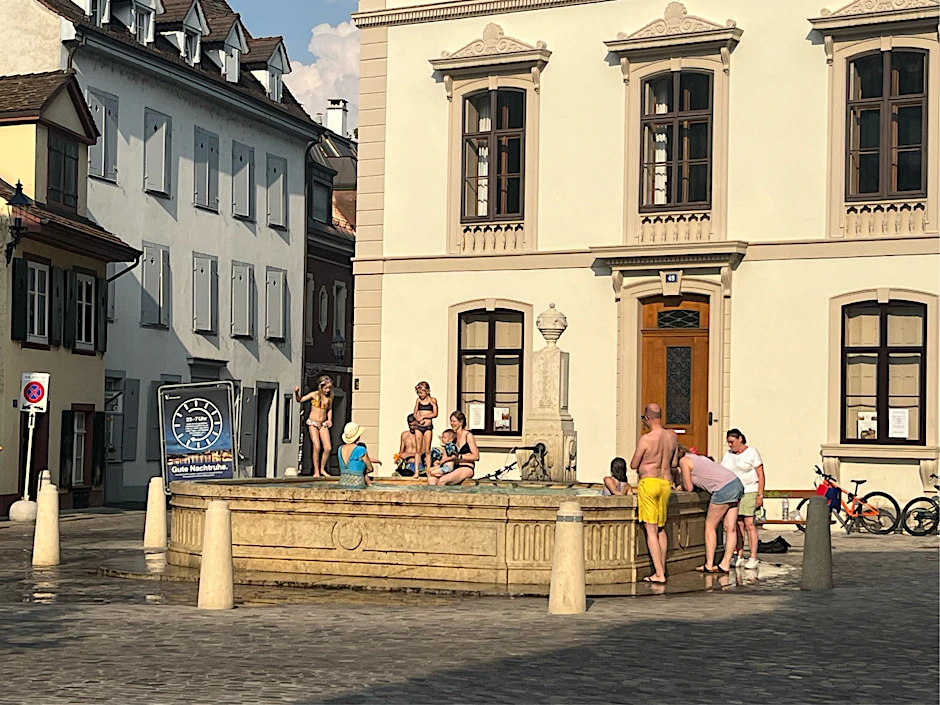 390 Minuten Verspätung: Warum Schwimmen vor der Bahnfahrt cool ist