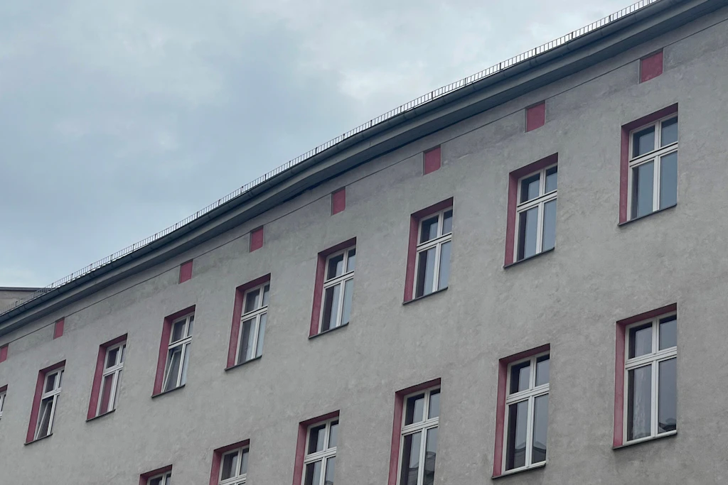 Der Dachstuhl hatte sich verschoben.