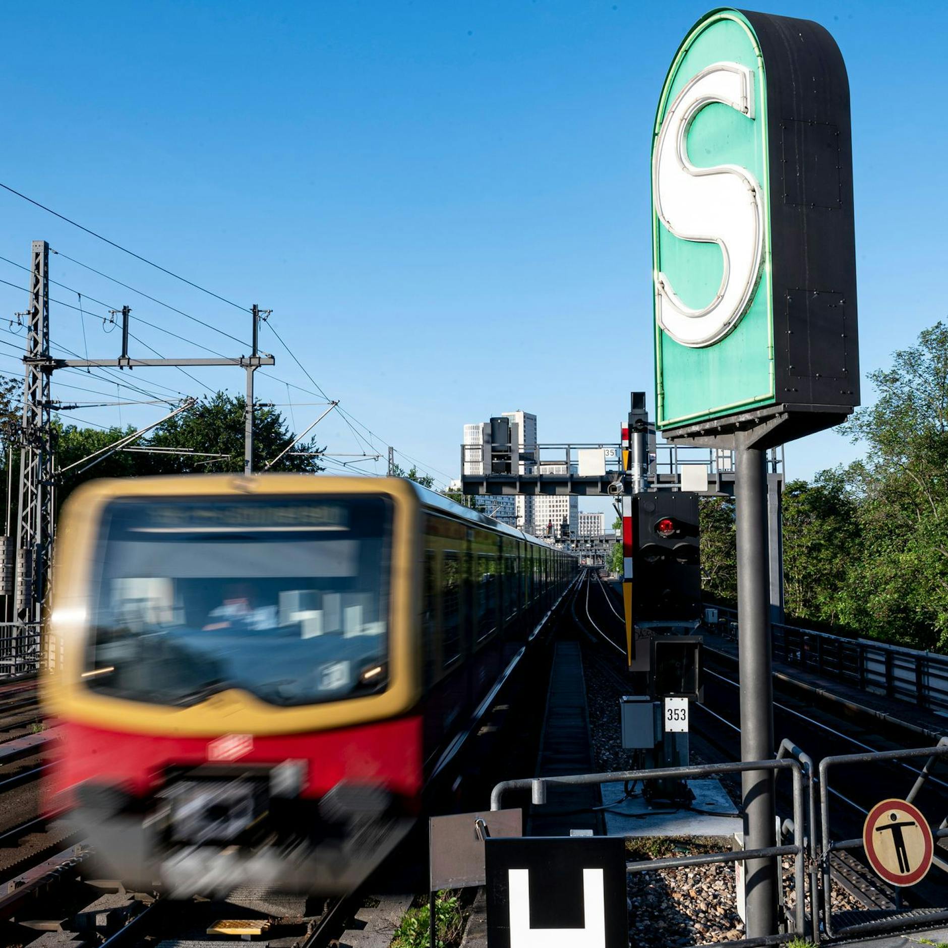 Image - S-Bahn-Surfer wollten sich filmen: Polizist stoppt Jugendliche
