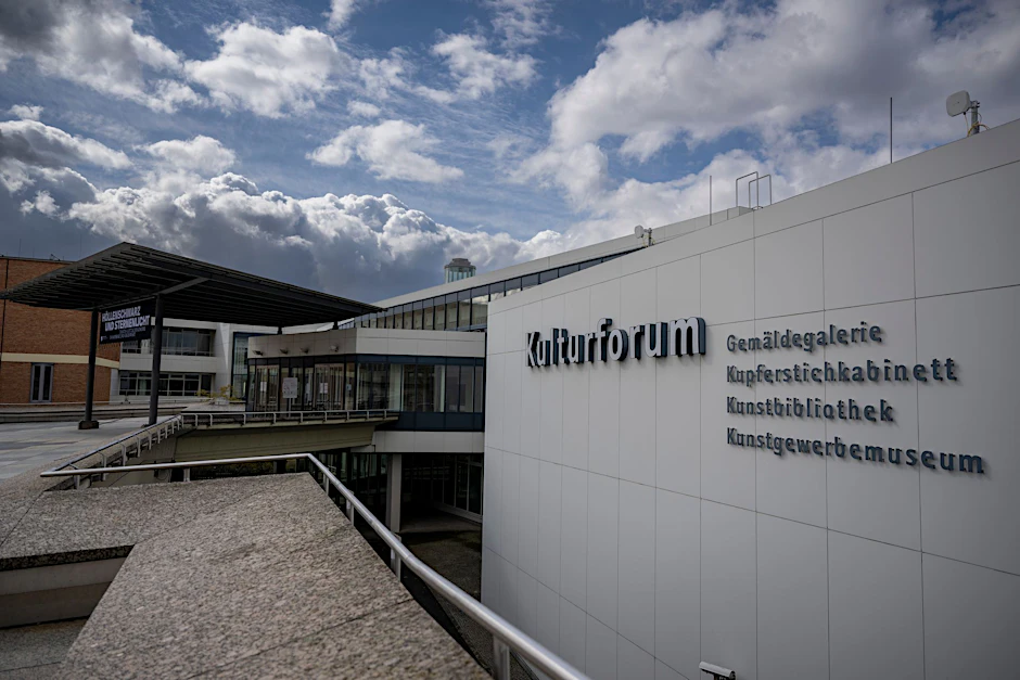 Die Außenansicht vom Kulturforum mit der Gemäldegalerie, dem Kupferstichkabinett, der Kunstbibliothek und dem Kunstgewerbemuseum