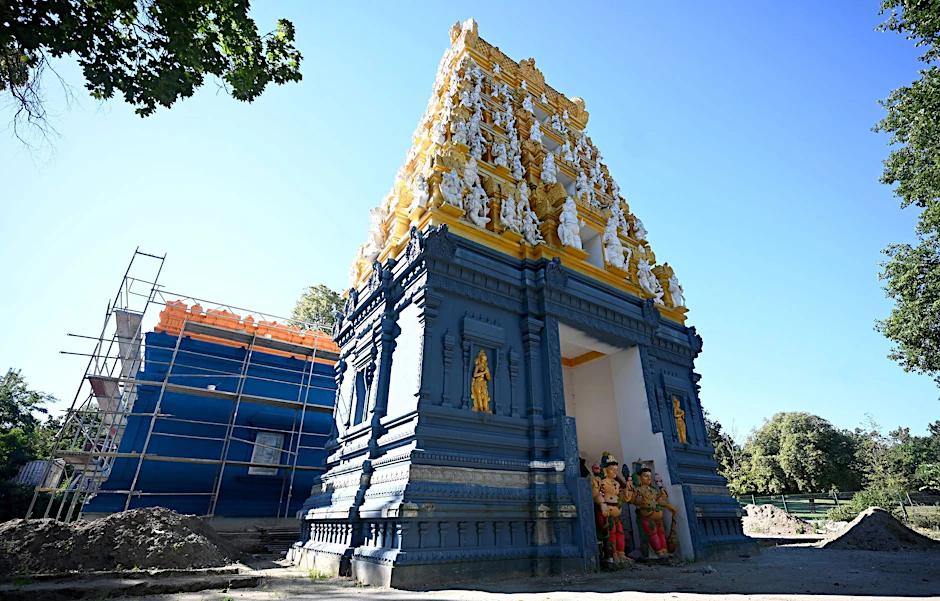 Der Sri-Ganesha-Hindu-Tempel in der Hasenheide. Die Tempelanlage befindet sich seit dem Jahr 2010 im Bau und wird auf Spendenbasis finanziert.