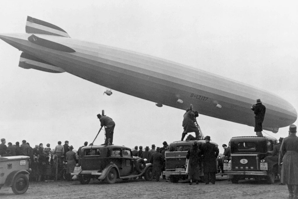 LZ 127 „Graf Zeppelin“ landet 1935 in Berlin